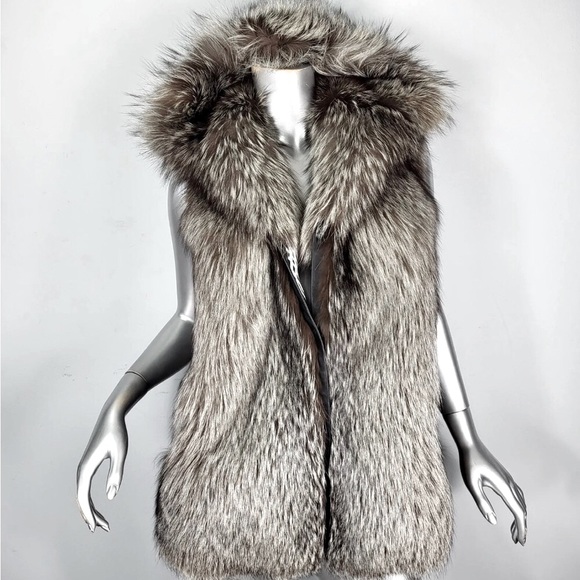 LAFURIA Silver Fox hooded vest. Size M (8-10) - Picture 8 of 14